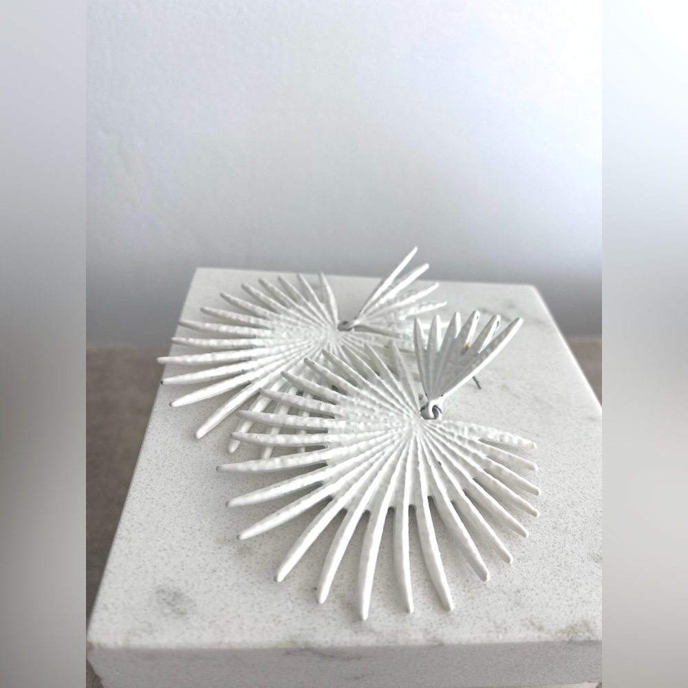 WHITE SPIKED LEAF STATEMENT EARRINGS